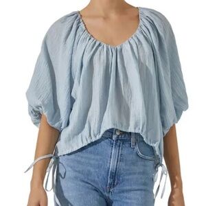 Astr the Label baby blue puff sleeve blouse